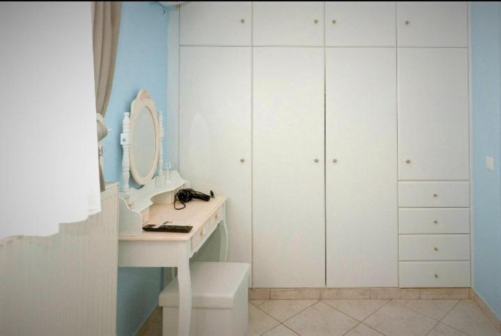Kristin Apartment Patras Bagian luar foto